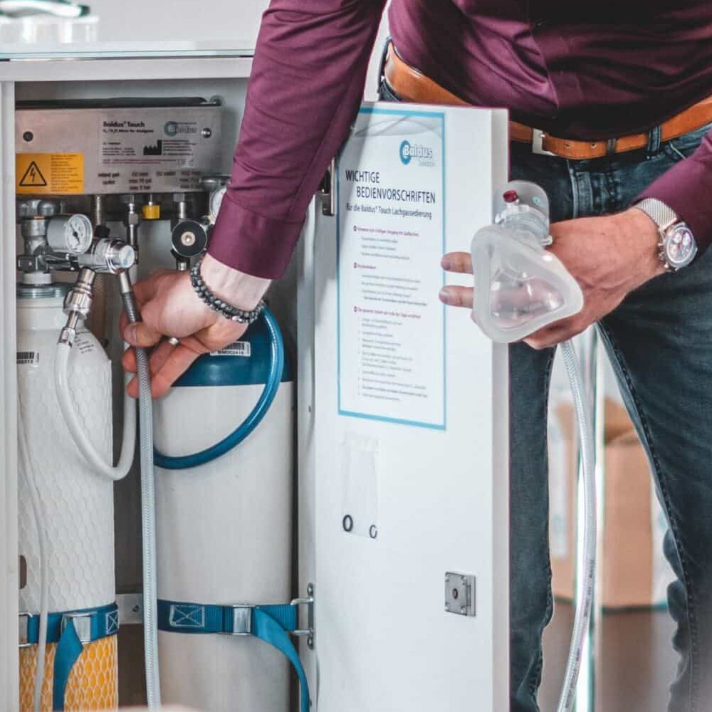 Baldus Analog -70 Oxygen-Nitrous Oxide Mixer Sedation Unit with Encased Cart