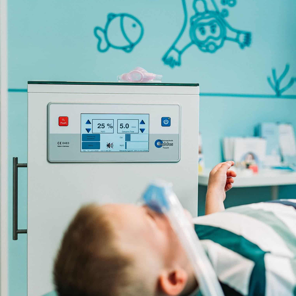 Baldus Touch - 70 Oxygen-Nitrous Oxide Mixer Unit With Encased Cart