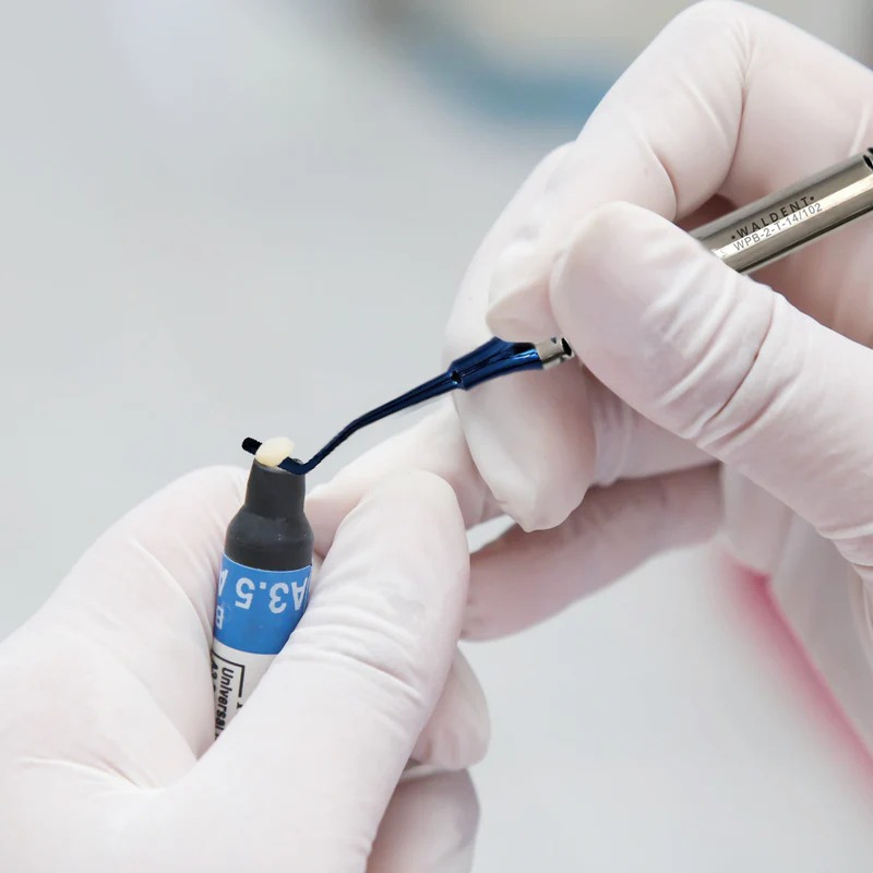 GDC Titanium Coated Blue Composite Posterior Medium / Large Contact (TNCFIM/L)