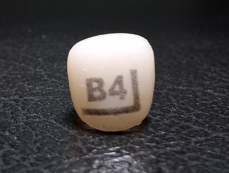 Pedo Crown Primary Upper Lateral Incisor Refills