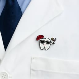 iDENTical Tooth With Umbrella & Sunglasses Shape Brooch - Pack Of 1 (ZYR-4066) - 4