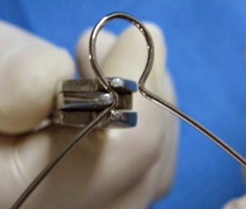 Waldent Orthodontic Three Prongs Pliers / Three Beak Plier 10/113